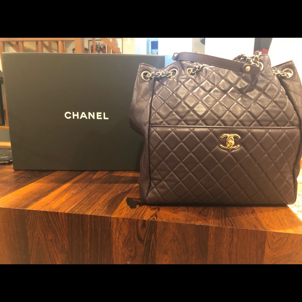 Chanel bucket back. Dark purple.